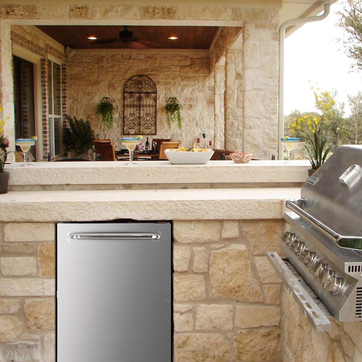 Can Outdoor Refrigerators Run During Extremely Weather?